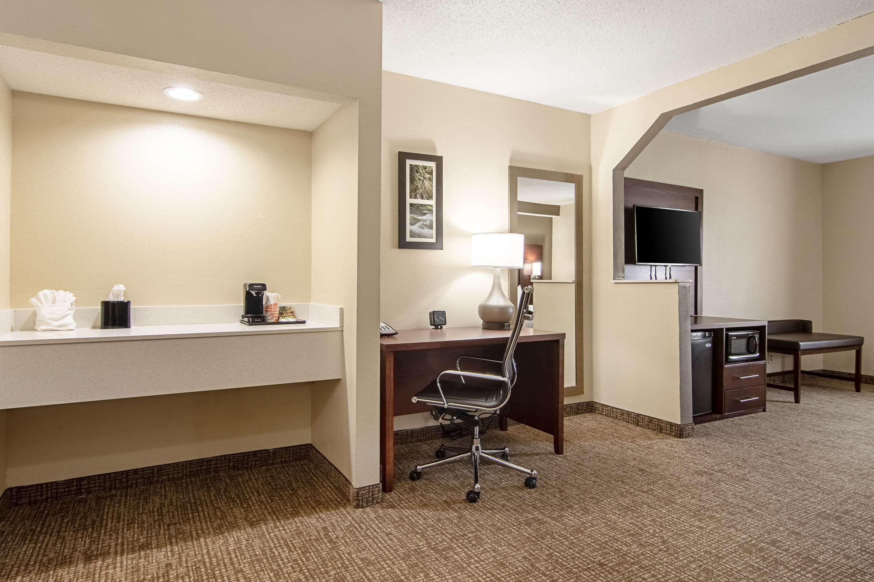 אלקואה Comfort Suites Knoxville Airport מראה חיצוני תמונה