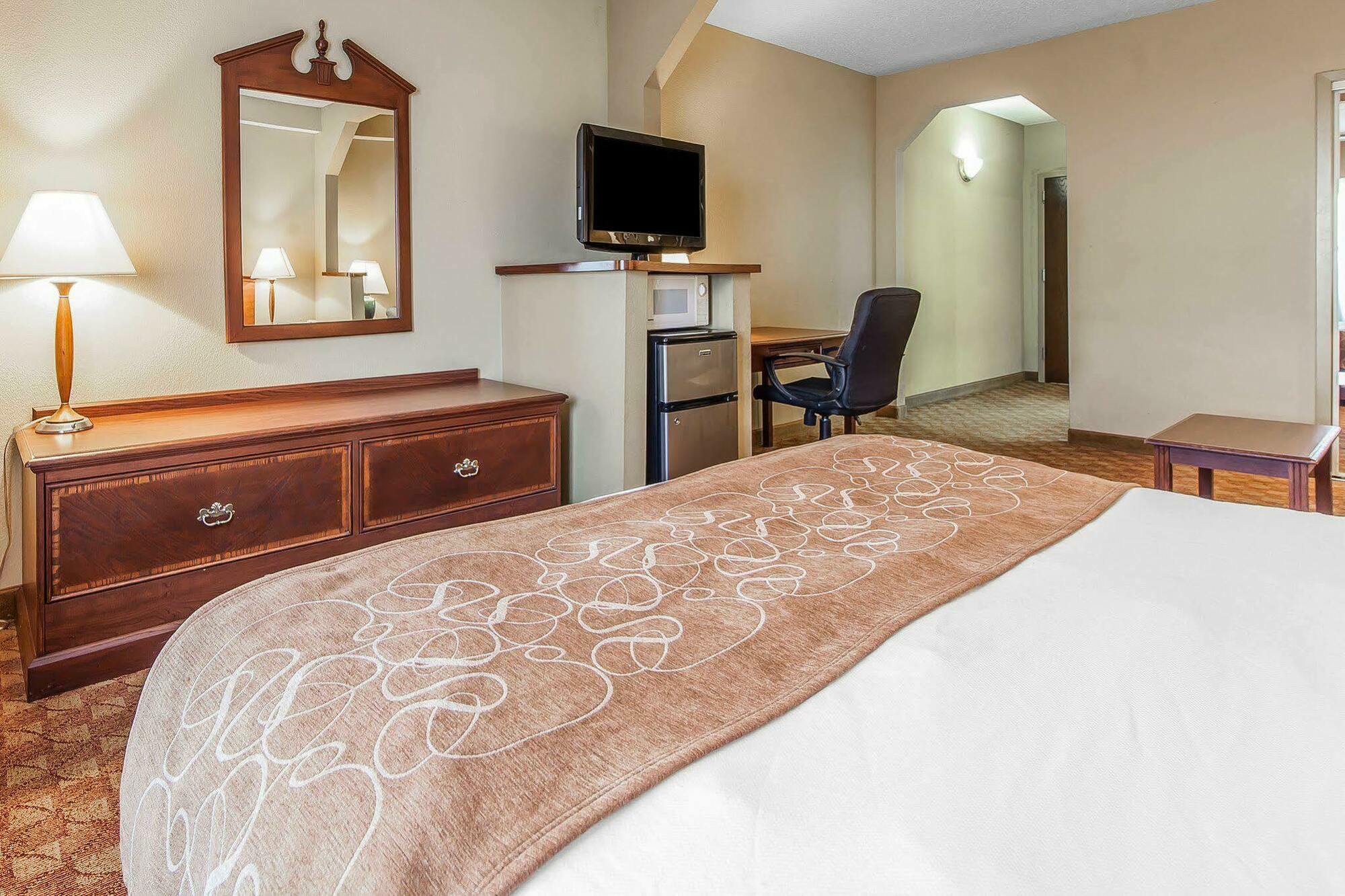 אלקואה Comfort Suites Knoxville Airport מראה חיצוני תמונה